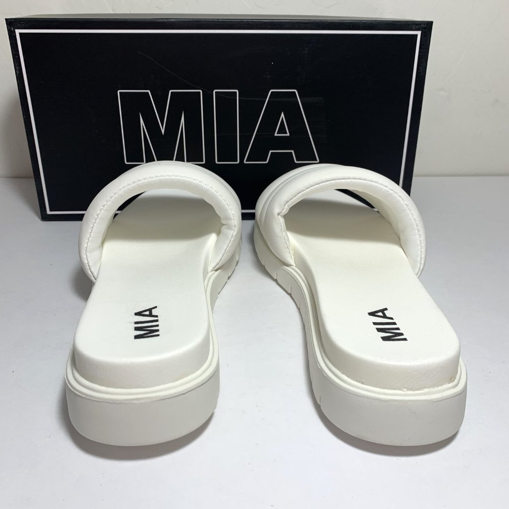 Mia Cimone Puffy Slip On Sandals Quilted Slides White Size 7 NEW - Picture 4 of 7